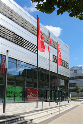 Sicht von der Münsterstraße auf das Gebäude 4 des Neubaus des Campus Derendorf der Hochschule Düsseldorf.